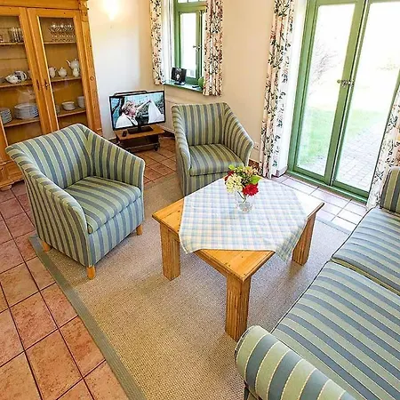 Holiday home Ferienhaussiedlung Strandperlen Kuestenhof 1b